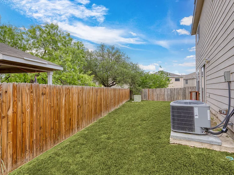 12411 Tallow Cir — Photo 27
