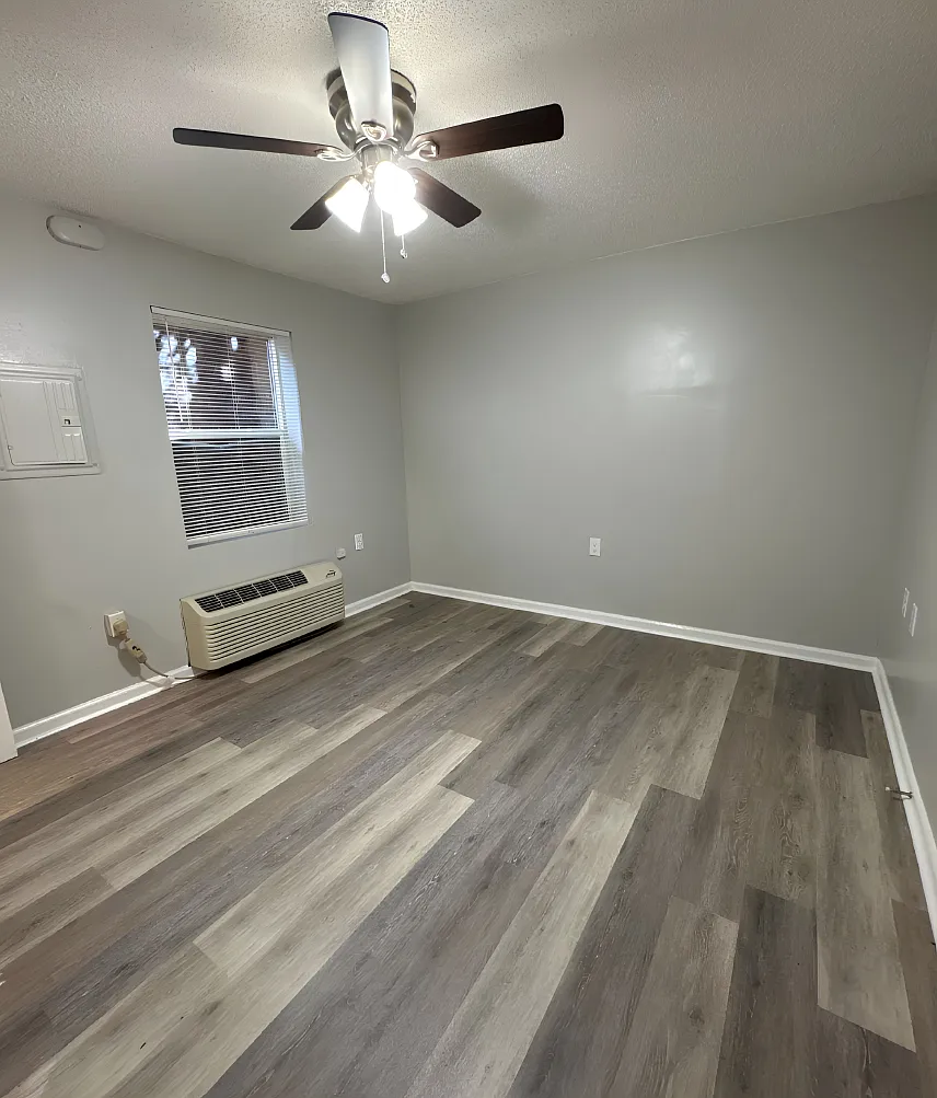 1225 Lewis Street — Photo 4