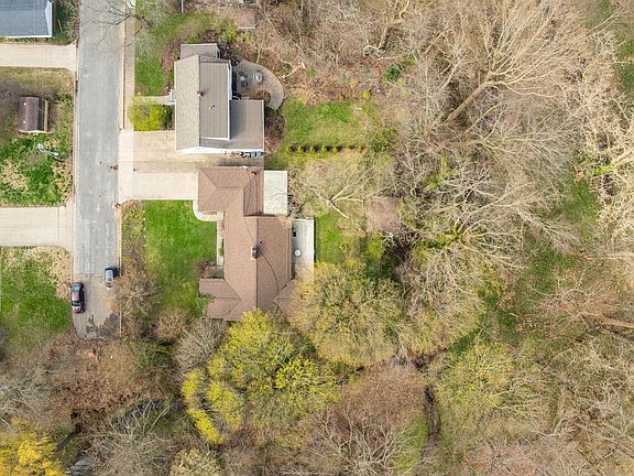 4th image of 525 Prospect St