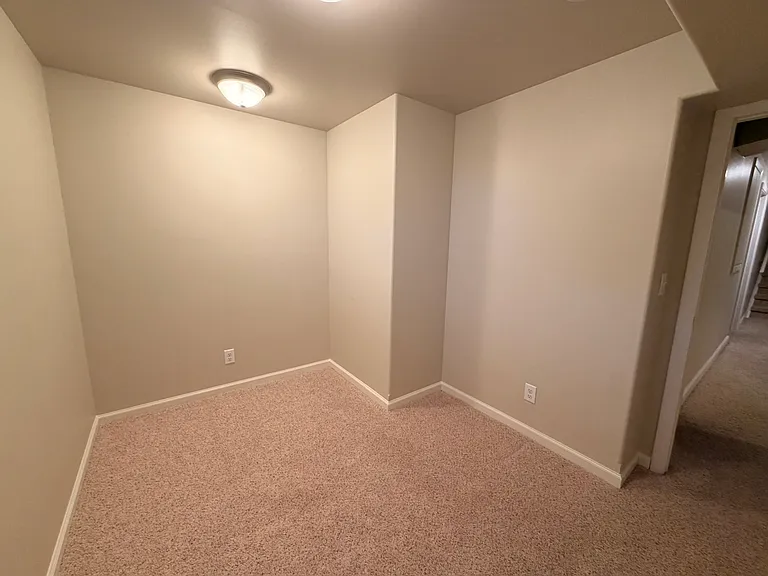 1216 Robin Dr — Photo 33
