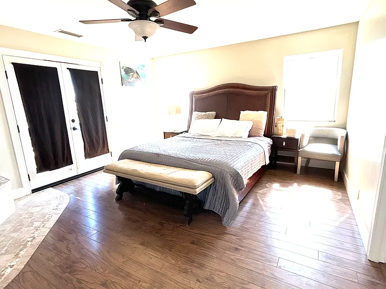 Mariposa Dr — Photo 11