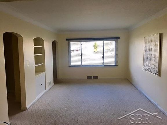 4th image of 4047 Louise St