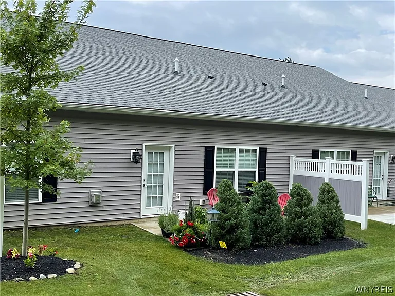 5281 Chestnut Rdg — Photo 11