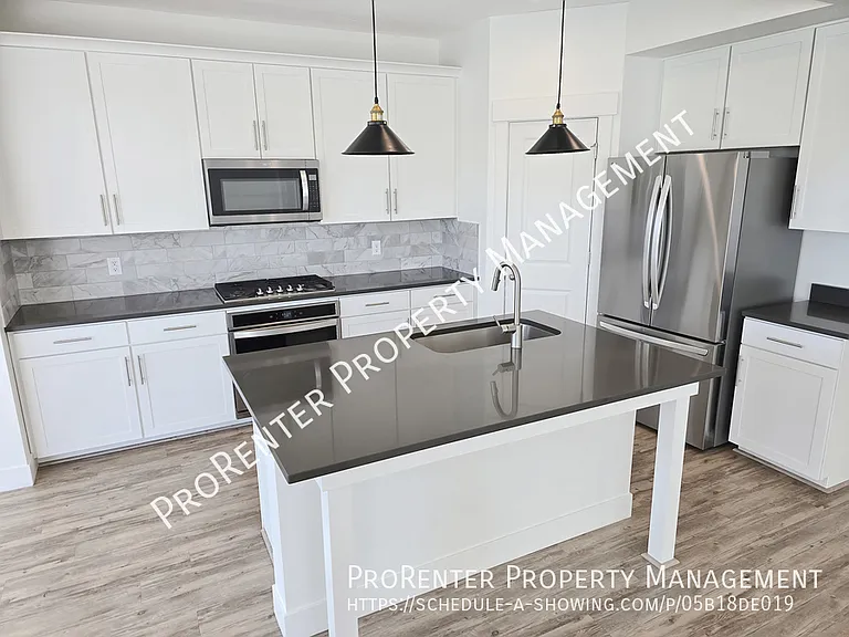 3111 S Edgewater Cv — Photo 5