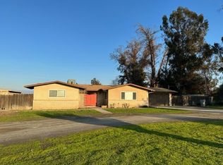 9434 N Minnewawa Ave, Clovis, CA 93619