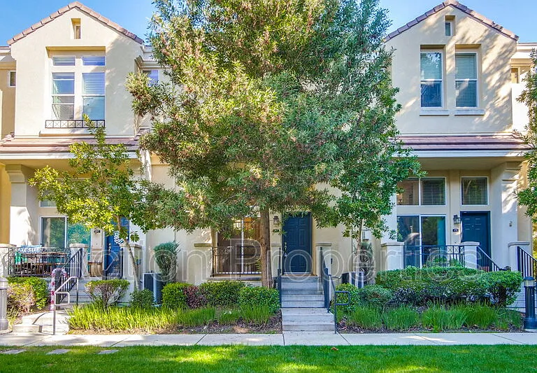 169 Bel Air Ct — Photo 1