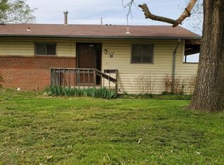 6929 SW Crestwood Dr, Topeka, KS 66619