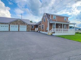 8 Cedar St, Presque Isle, ME 04769