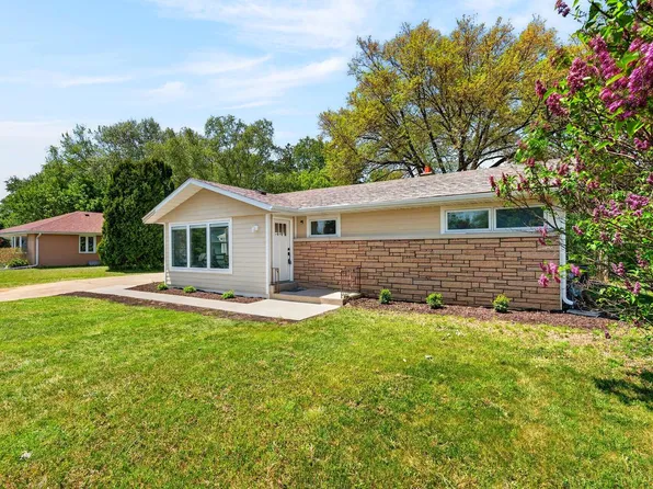2965 N 124th STREET, Brookfield, WI 53005
