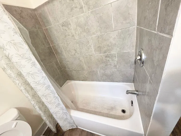 435 S George St #1R — Photo 9