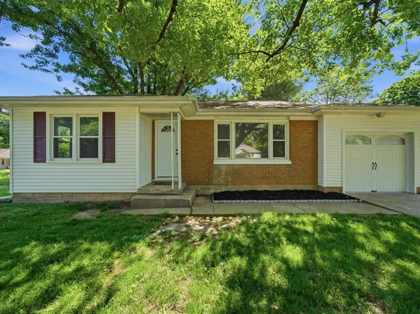 106 Brow Dr, East Peoria, IL 61611