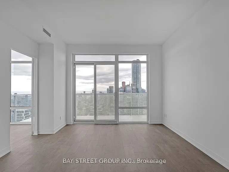 501 Yonge St #3209 — Photo 2