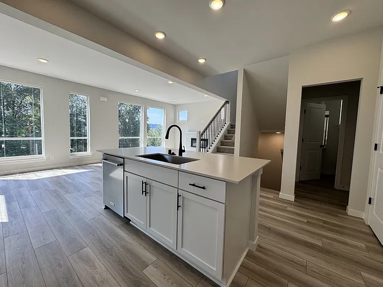 4255 Aberdeen Way NE — Photo 6