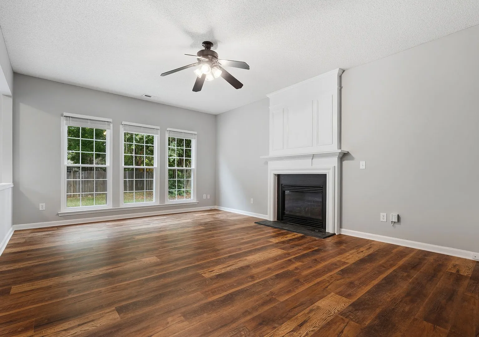 Freshly Renovated 4BR Home in Prime Apex Location - Move-In Ready! — Photo 2