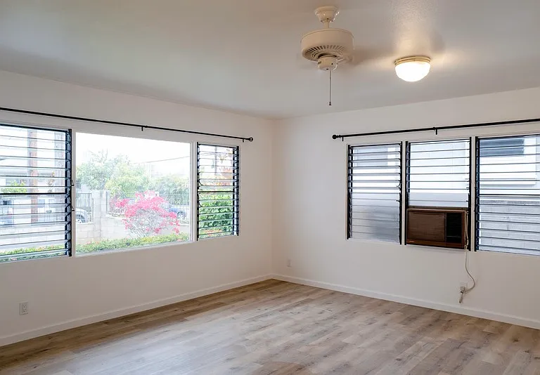 1508 Farrington St #B — Photo 11