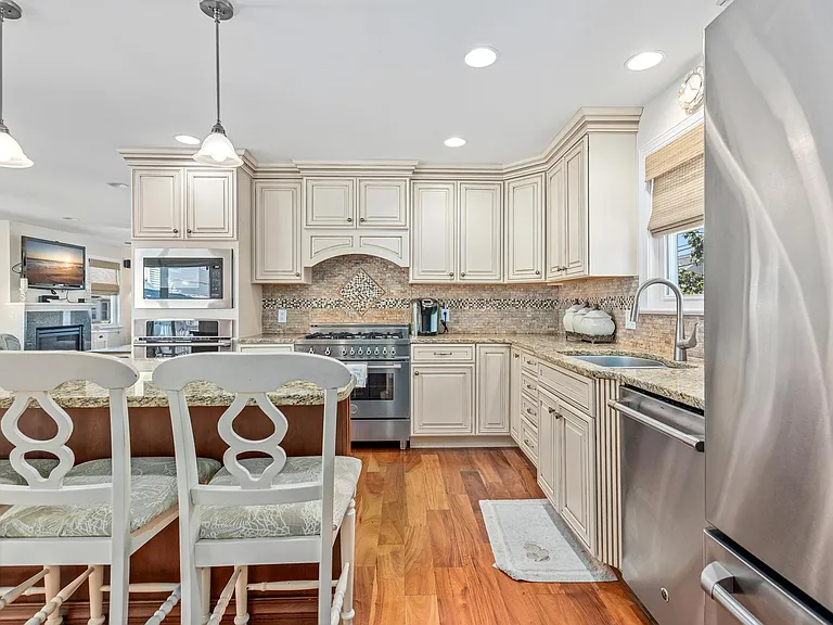 29 N Iroquois Ave — Photo 8