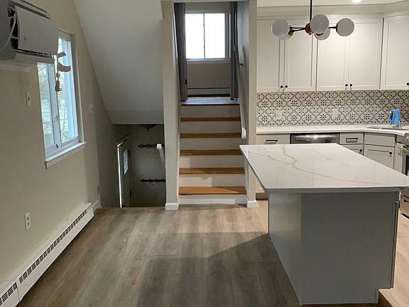 2nd image of 157 Memphis Ave Floor 2