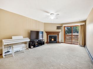 2564 Branch St APT 12, Middleton, WI 53562