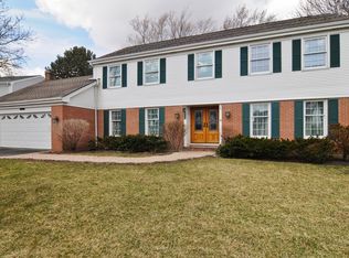 1818 Buckingham Rd, Mundelein, IL 60060