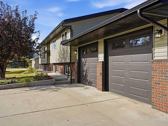4th image of 12 S Dickens Ln