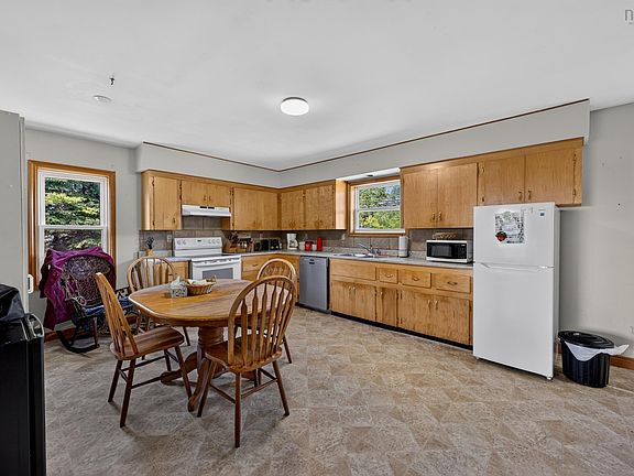 4th image of 2088 Malagash Rd
