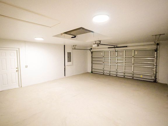 5th image of 171 E Finland Ln