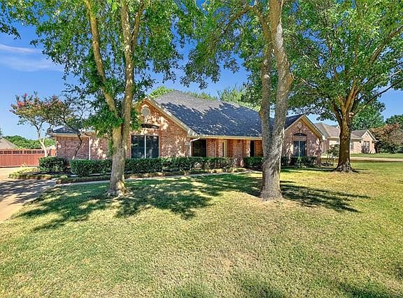 3rd image of 128 Jaron Dr