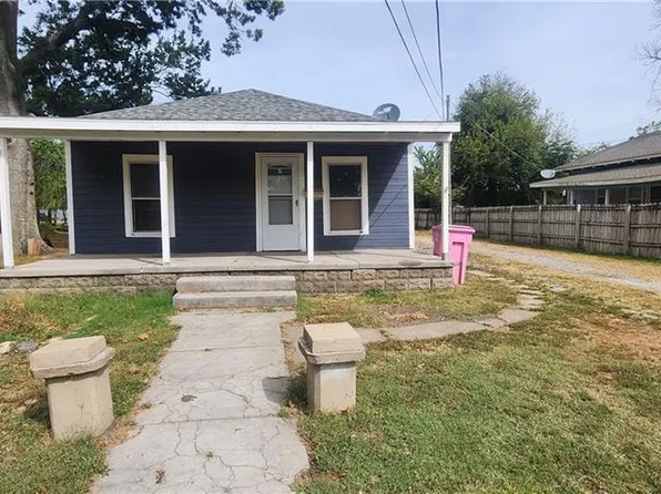 513 E McKay St, Frontenac, KS 66763
