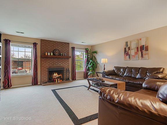3rd image of 1417 W Orchard Pl