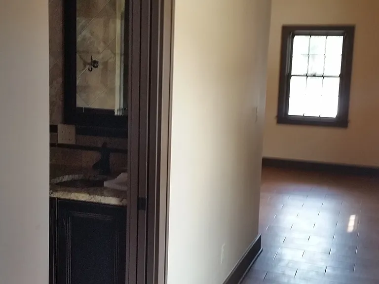 231 Horn St — Photo 7