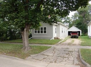 417 3rd St SE, Huron, SD 57350