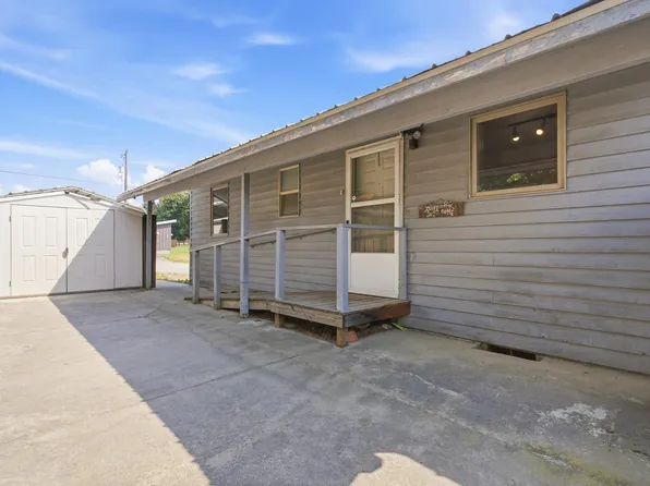 1613 Cedar St, Sandpoint, ID 83864