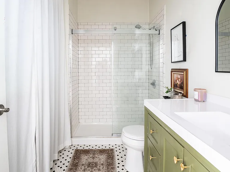 48 W Russell St — Photo 4