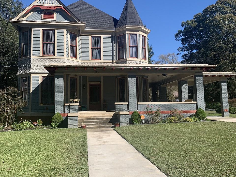 1st image of 608 E Washington Ave