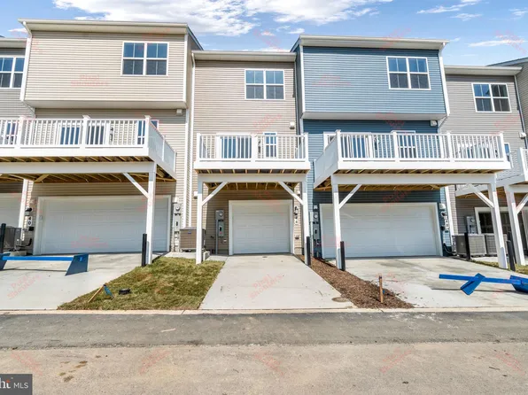 1324 Cedar Valley Rd, Ranson, WV 25438