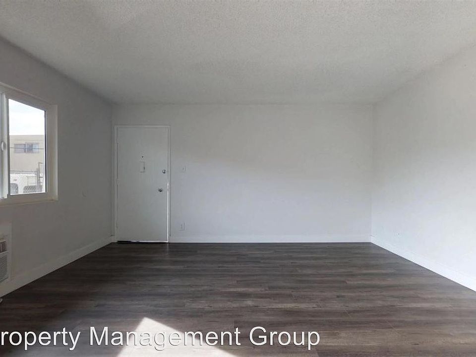 2nd image of 981 Elden Ave APT 1