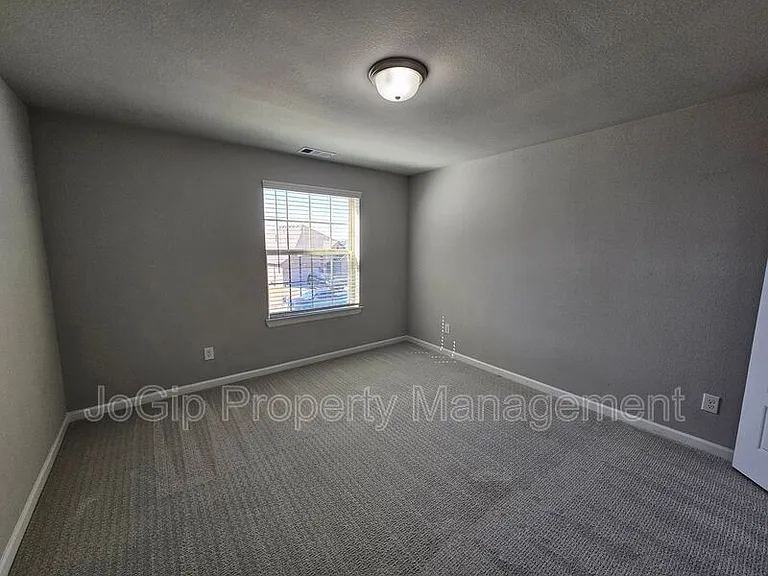 1740 Jamestown Dr — Photo 54