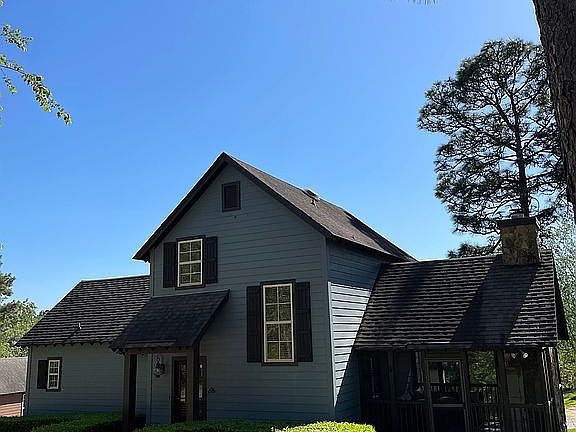 4th image of 25 Village Ct