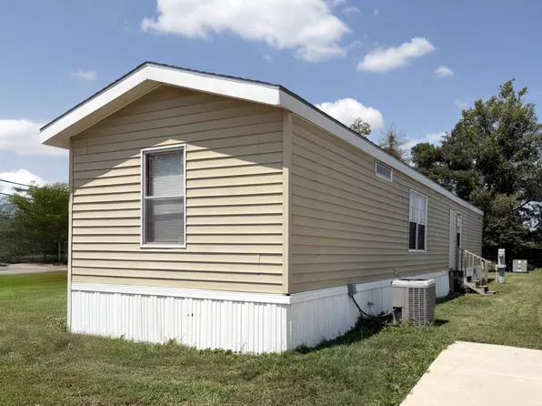 2500 Farm Bureau Rd #182, Manhattan, KS 66502