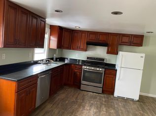 7 Gleason Ct APT 3, Walpole, MA 02081