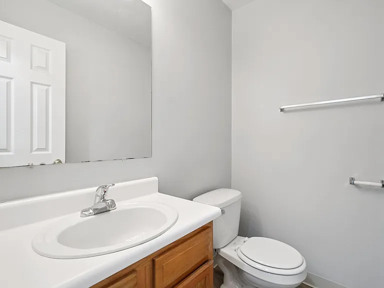 Creekside Apartments — Photo 19