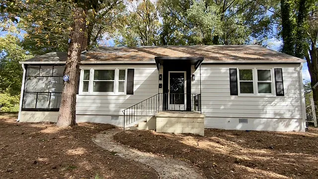 3 bed, 1030 sqft, $2,095 — Photo 1