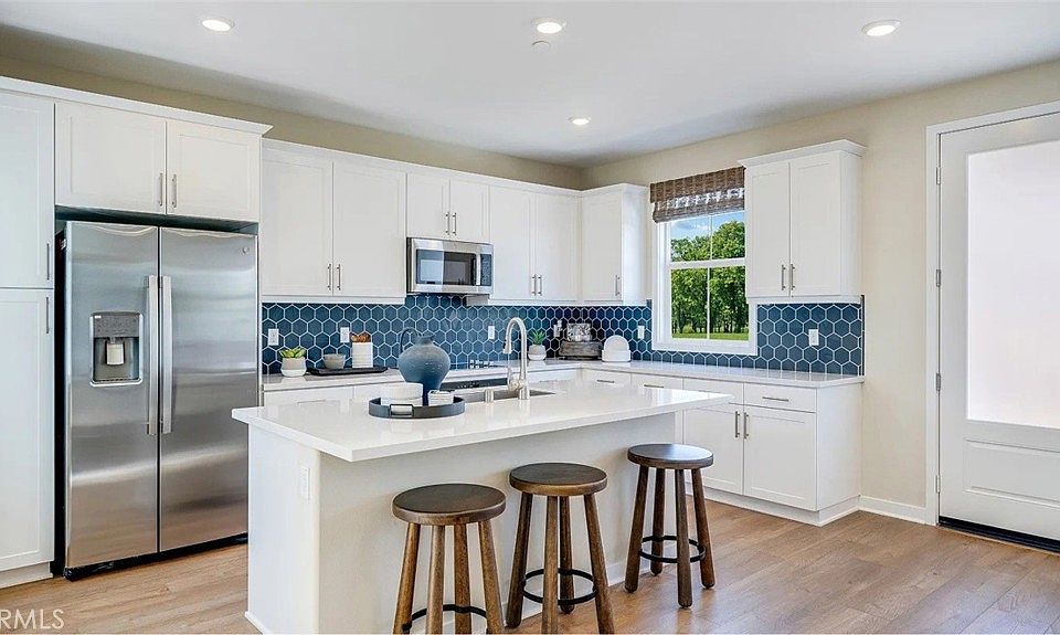 1st image of 2601 E Hyde Paseo