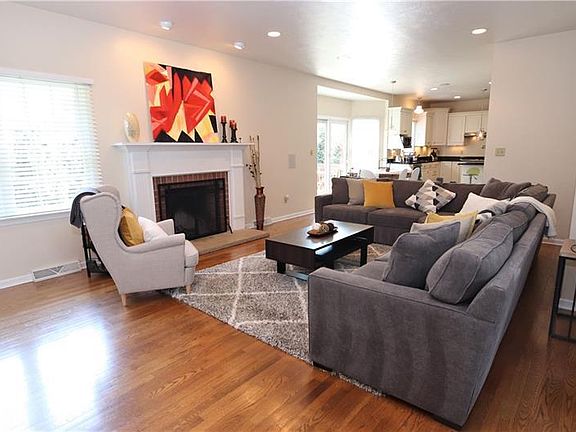 3rd image of 205 Shaker Heights Dr