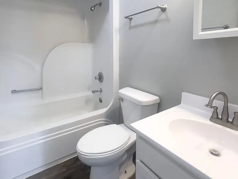 1413 W University Ave #4 — Photo 17