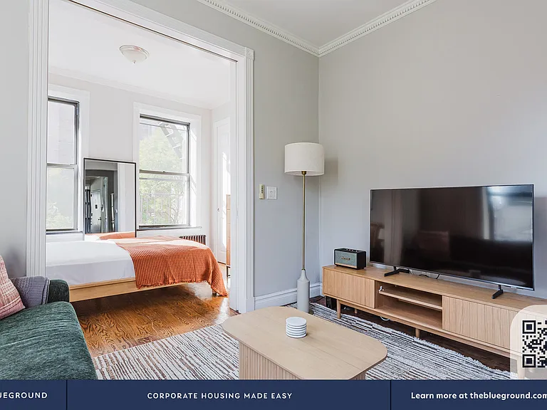 309 E 8th St #C3 — Photo 5