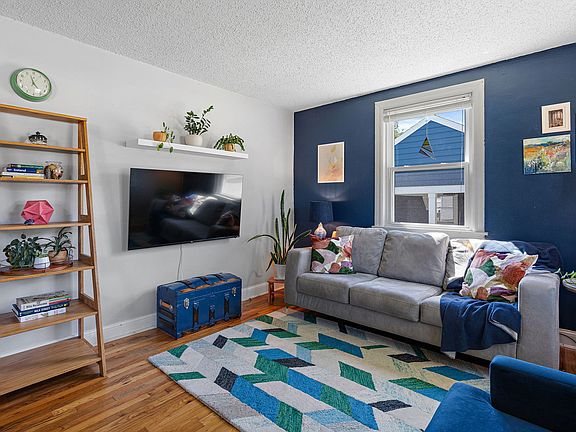 5th image of 308 Spence Cir