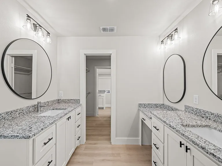 10517 East Cres #7400 — Photo 19