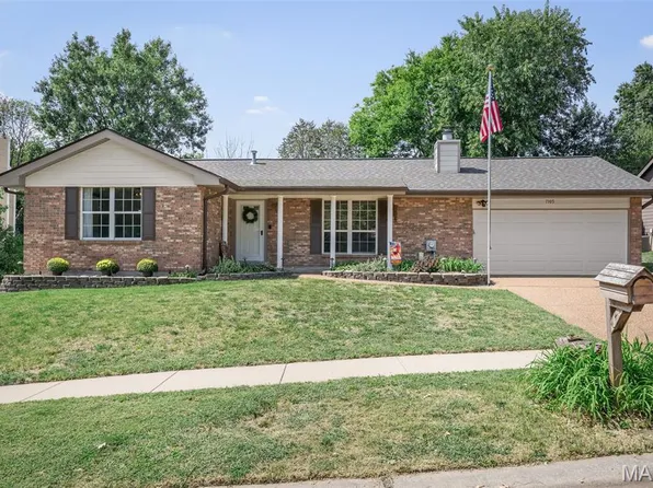 7105 Tall Oak Dr, Saint Louis, MO 63129