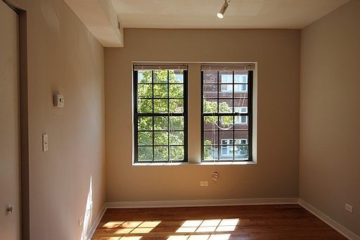 3rd image of 3108 W Sunnyside Ave APT 3F